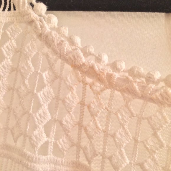 Sleeveless Scoop Neck Flowy Swing Tank - Picture 6 of 7